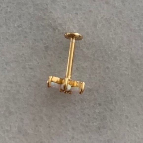 COPY - 18K Gold Opal Crystal Iridescent Leaf Crown Cartilage Earring 

Brand New - Picture 2 of 3